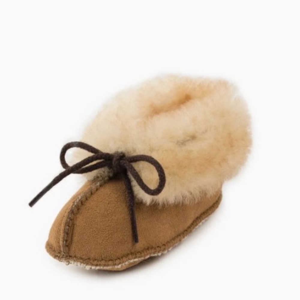 NWT Minnetonka baby bootie sz 5